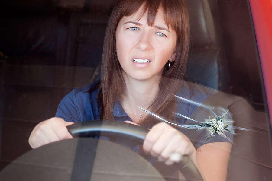 WHAT TO DO WHEN YOUR WINDSHIELD SUSTAINS DAMAGE?